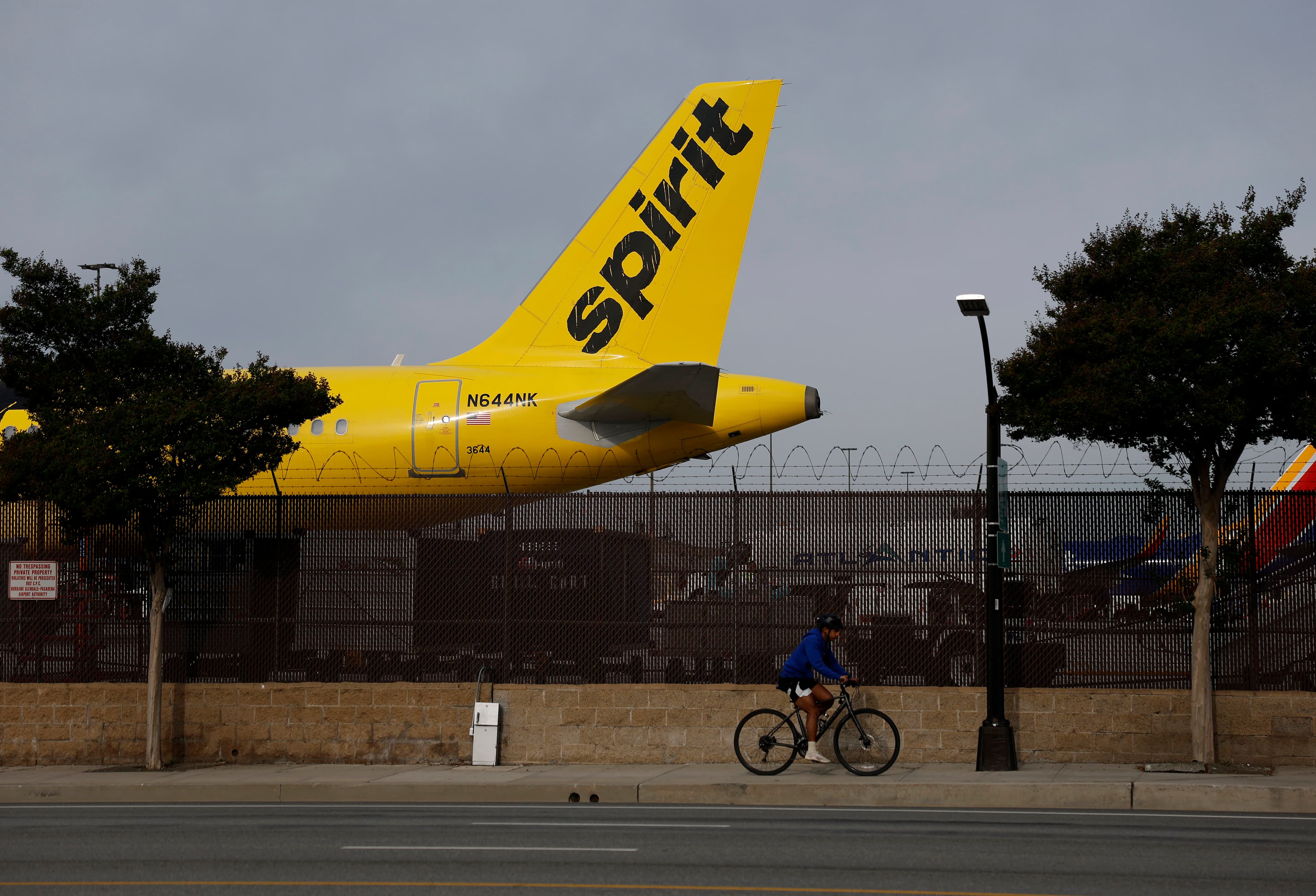Trump Floats Government Support for Struggling Spirit Airlines